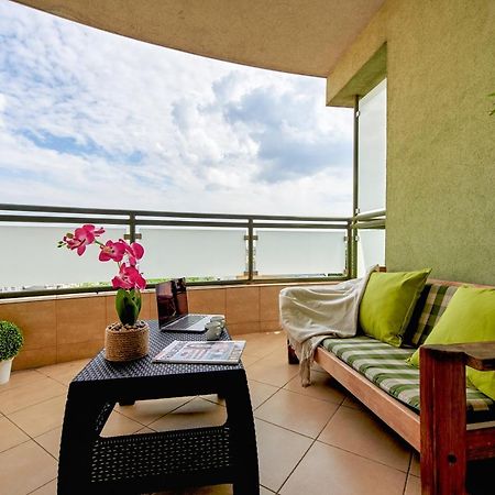 Family Apartment With A Terrace On Aleje Jerozolimskie Варшава Екстериор снимка