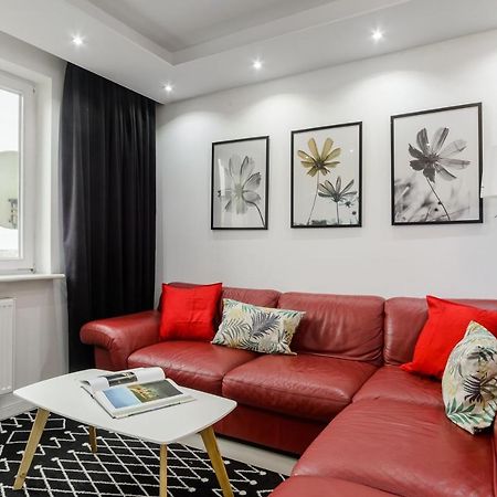 Family Apartment With A Terrace On Aleje Jerozolimskie Варшава Екстериор снимка