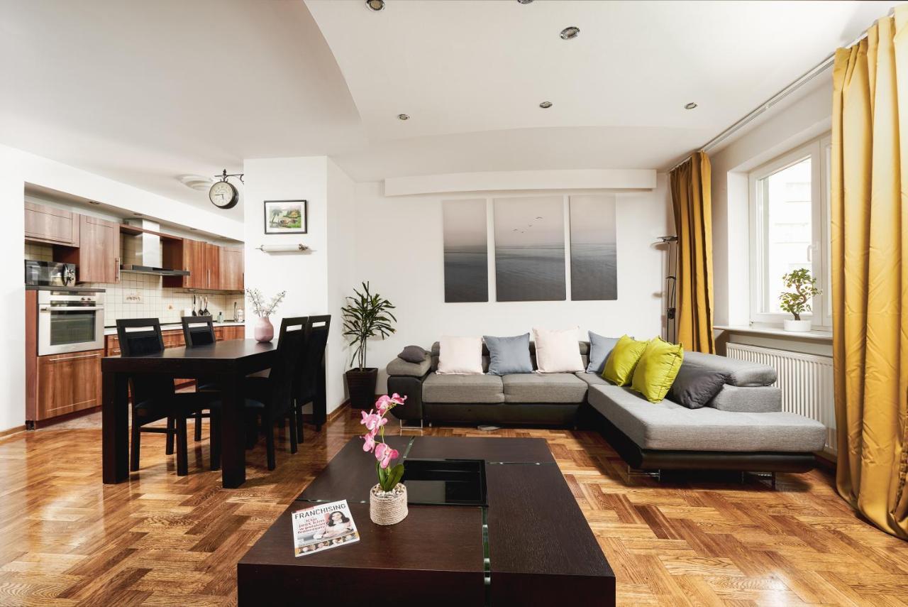 Family Apartment With A Terrace On Aleje Jerozolimskie Варшава Екстериор снимка