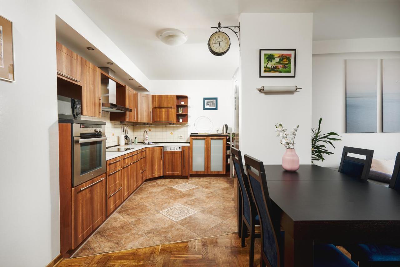 Family Apartment With A Terrace On Aleje Jerozolimskie Варшава Екстериор снимка