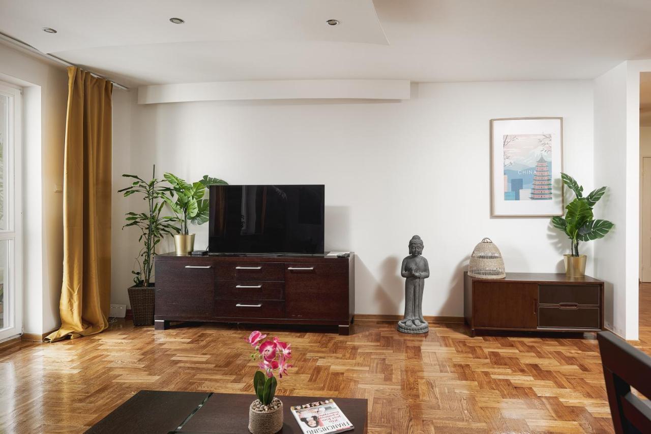 Family Apartment With A Terrace On Aleje Jerozolimskie Варшава Екстериор снимка