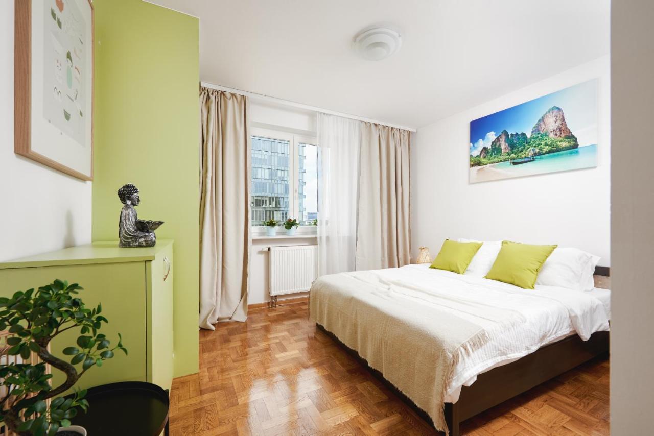 Family Apartment With A Terrace On Aleje Jerozolimskie Варшава Екстериор снимка