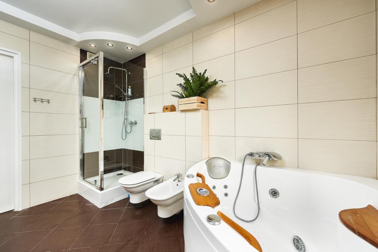 Family Apartment With A Terrace On Aleje Jerozolimskie Варшава Екстериор снимка