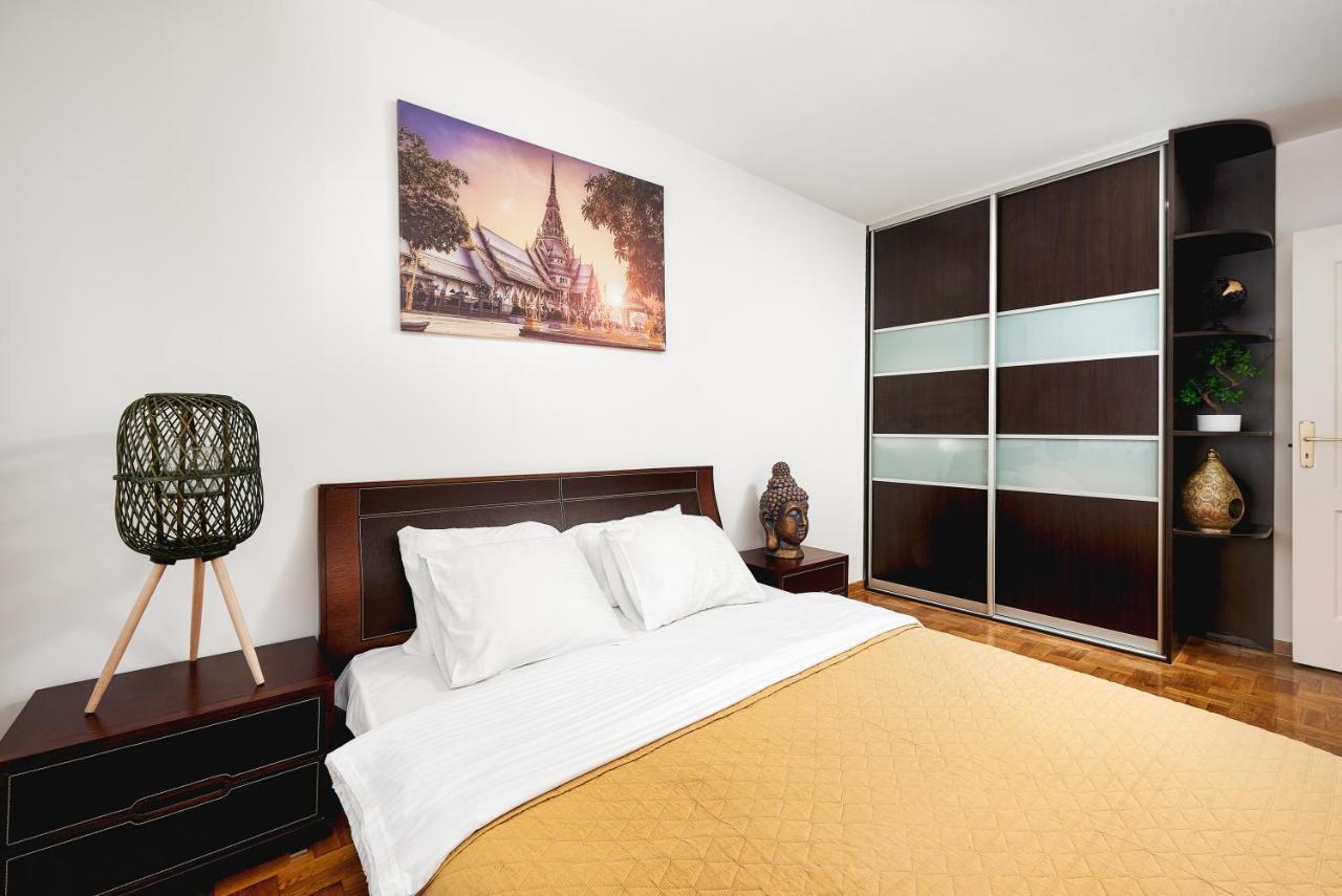 Family Apartment With A Terrace On Aleje Jerozolimskie Варшава Екстериор снимка