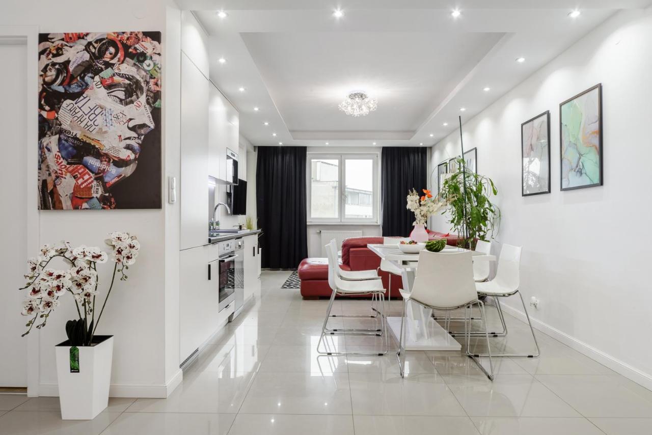 Family Apartment With A Terrace On Aleje Jerozolimskie Варшава Екстериор снимка