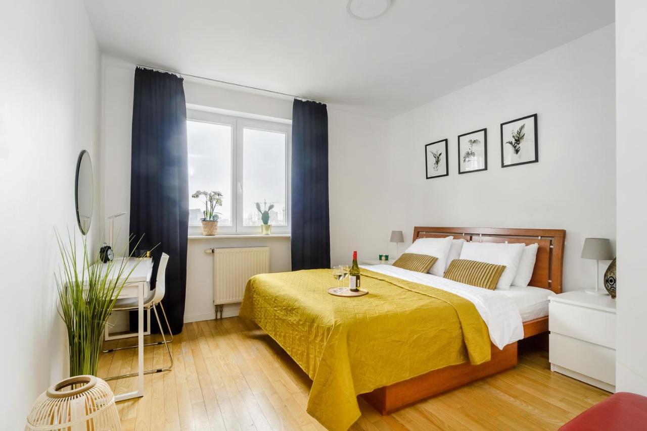 Family Apartment With A Terrace On Aleje Jerozolimskie Варшава Екстериор снимка