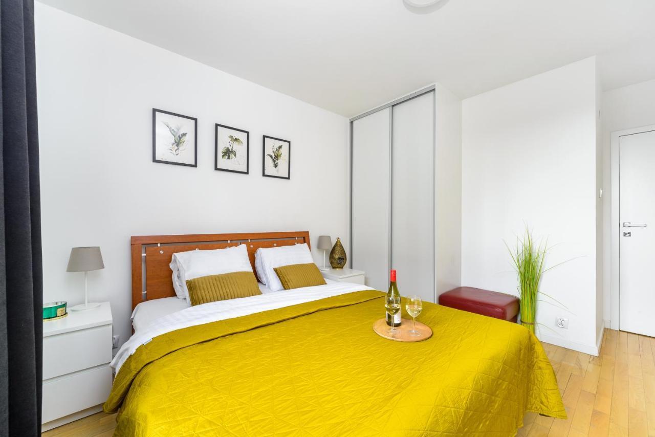 Family Apartment With A Terrace On Aleje Jerozolimskie Варшава Екстериор снимка