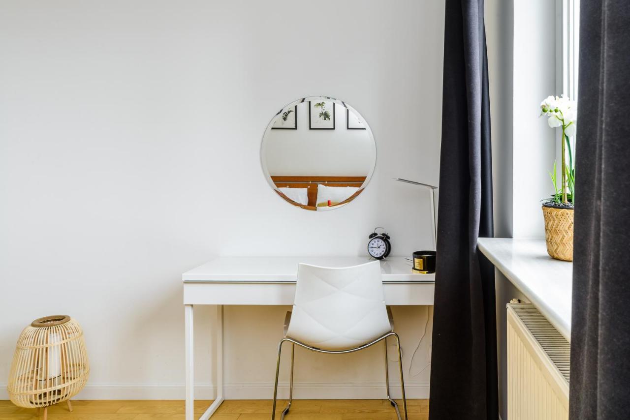 Family Apartment With A Terrace On Aleje Jerozolimskie Варшава Екстериор снимка