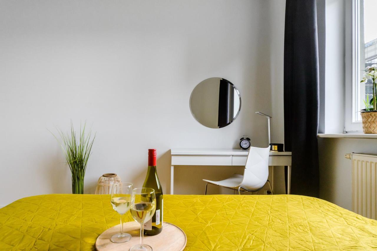 Family Apartment With A Terrace On Aleje Jerozolimskie Варшава Екстериор снимка