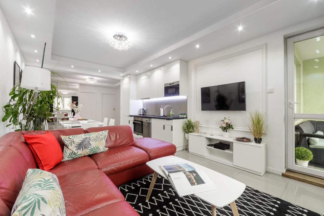 Family Apartment With A Terrace On Aleje Jerozolimskie Варшава Екстериор снимка